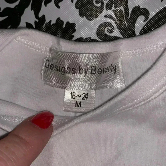 CHRISTMAS TOP GORGEOUS! 18-24M ✂️PRICED TO SELL✂️ - Picture 4 of 7